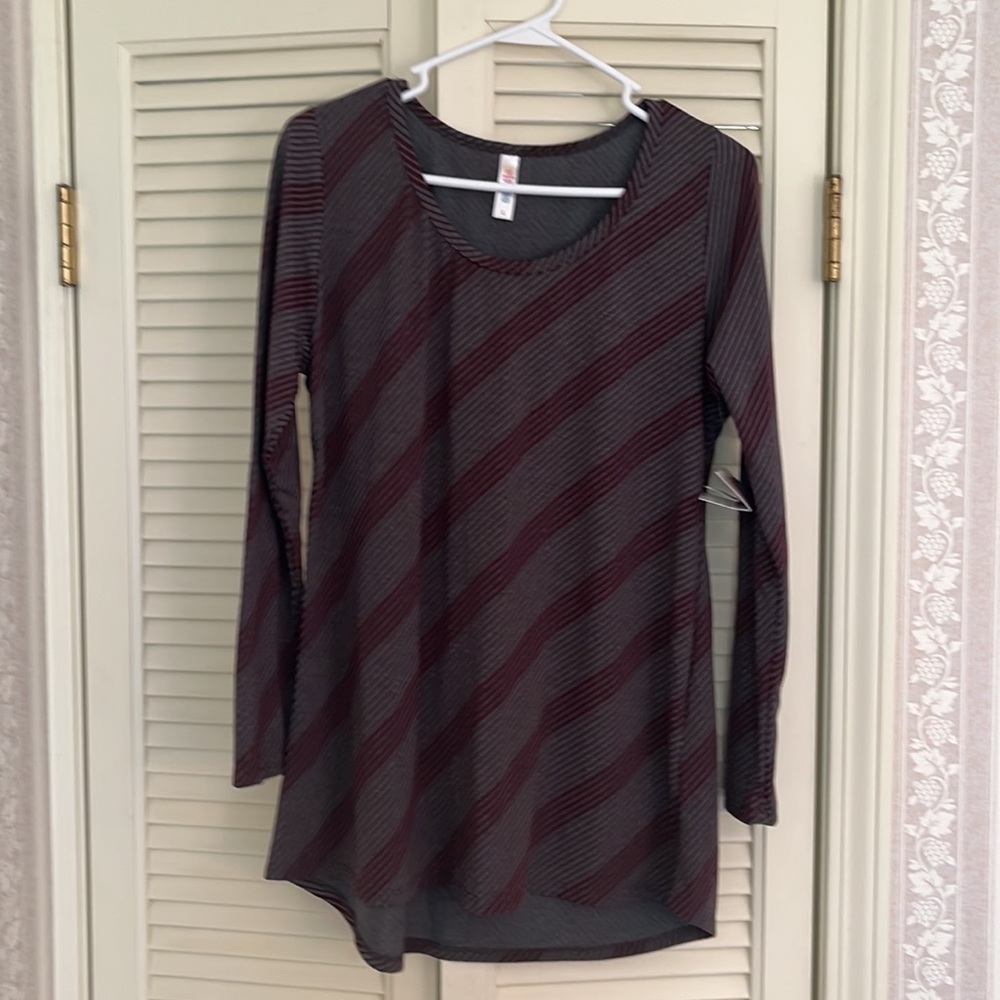 Brand New LuLaRoe Lynnae long sleeve